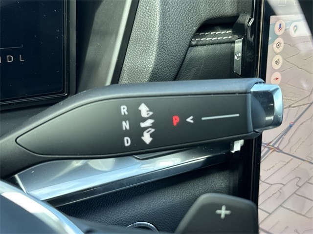 GMC Terrain Vehicle Full-screen Gallery Image 20