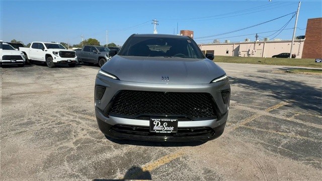 Buick Enclave Vehicle Full-screen Gallery Image 03