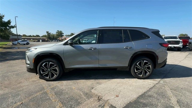 Buick Enclave Vehicle Full-screen Gallery Image 05