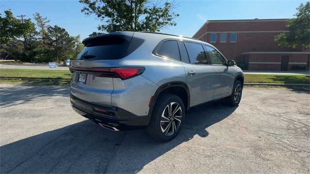 Buick Enclave Vehicle Full-screen Gallery Image 08