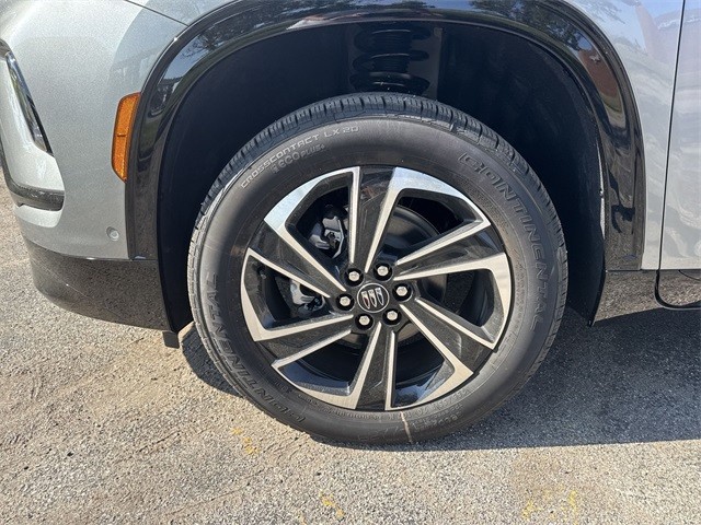 Buick Enclave Vehicle Full-screen Gallery Image 10