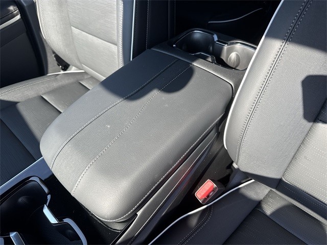 Buick Enclave Vehicle Full-screen Gallery Image 21