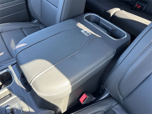 GMC Sierra 1500 Vehicle Full-screen Gallery Image 21