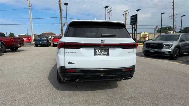 Buick Enclave Vehicle Full-screen Gallery Image 07