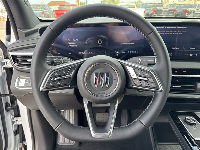 Buick Enclave Vehicle Full-screen Gallery Image 14