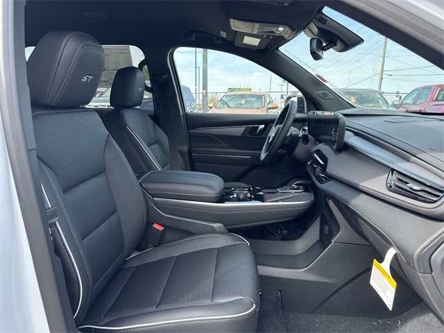 Buick Enclave Vehicle Full-screen Gallery Image 25