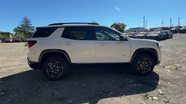 GMC Terrain Vehicle Full-screen Gallery Image 09