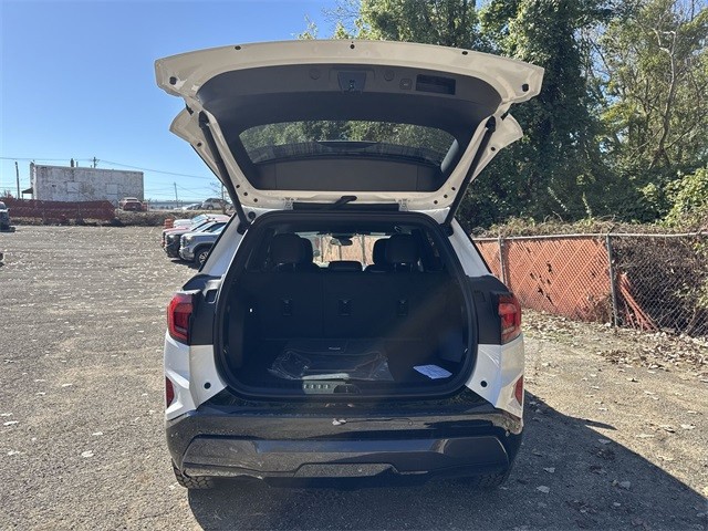 GMC Terrain Vehicle Full-screen Gallery Image 23