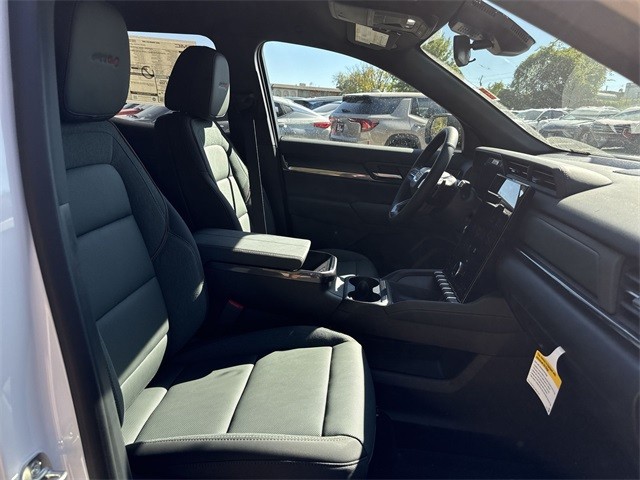 GMC Terrain Vehicle Full-screen Gallery Image 24