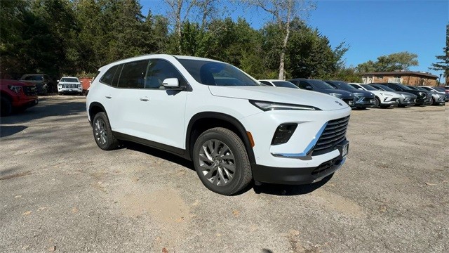 Buick Enclave Vehicle Full-screen Gallery Image 02