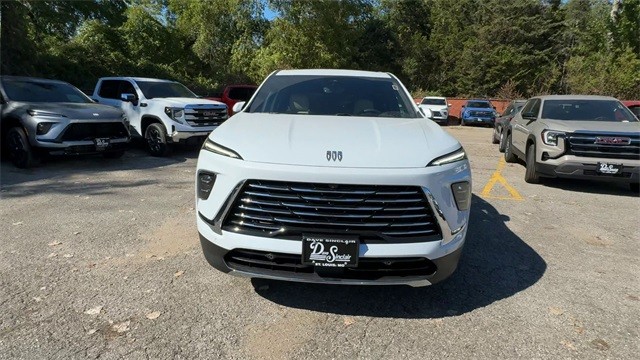 Buick Enclave Vehicle Full-screen Gallery Image 03