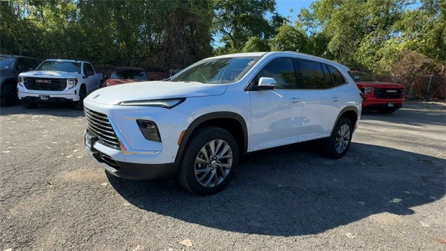 Buick Enclave Vehicle Full-screen Gallery Image 04