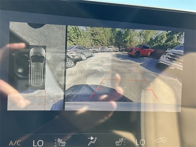 Buick Enclave Vehicle Full-screen Gallery Image 17