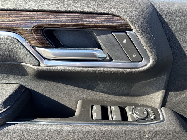 GMC Sierra 1500 Vehicle Full-screen Gallery Image 13