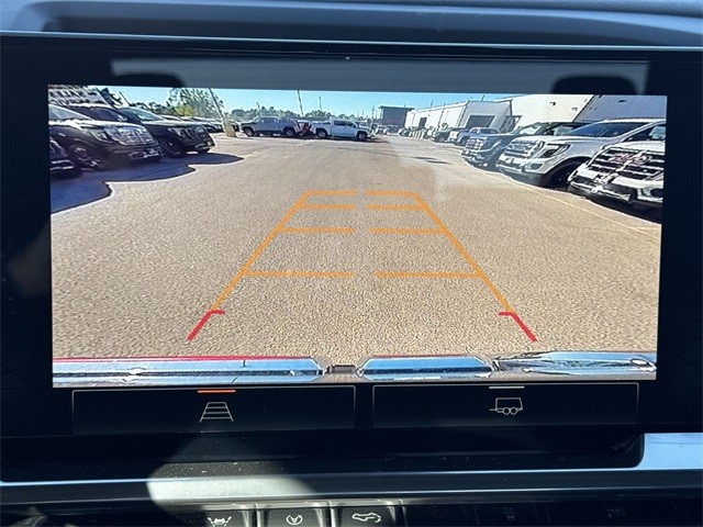 GMC Sierra 1500 Vehicle Full-screen Gallery Image 17