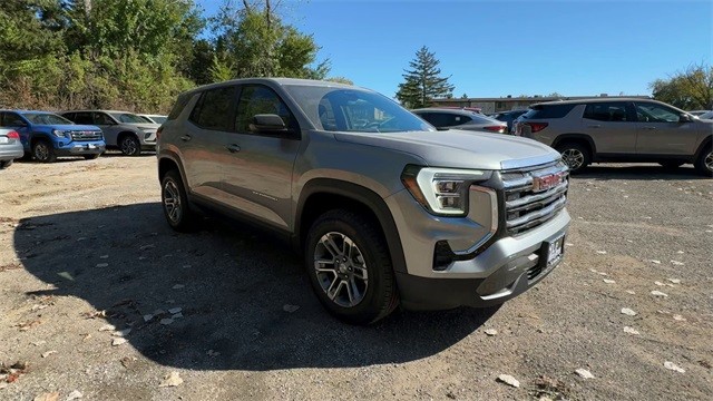 GMC Terrain Vehicle Full-screen Gallery Image 02