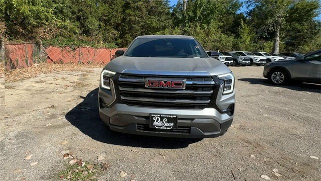 GMC Terrain Vehicle Full-screen Gallery Image 03