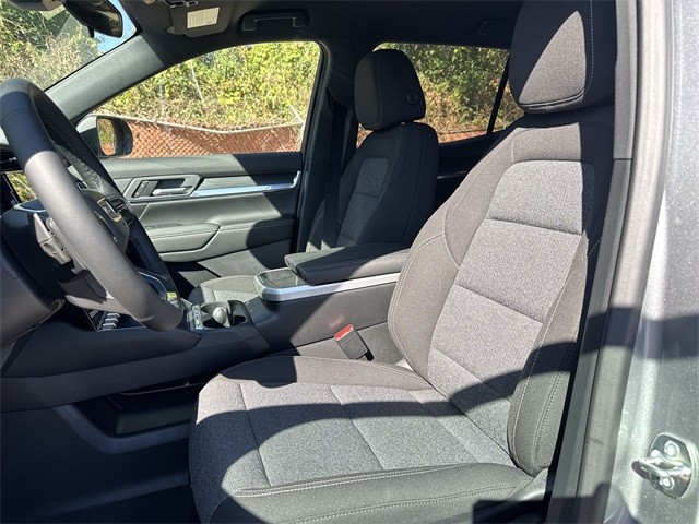 GMC Terrain Vehicle Full-screen Gallery Image 11