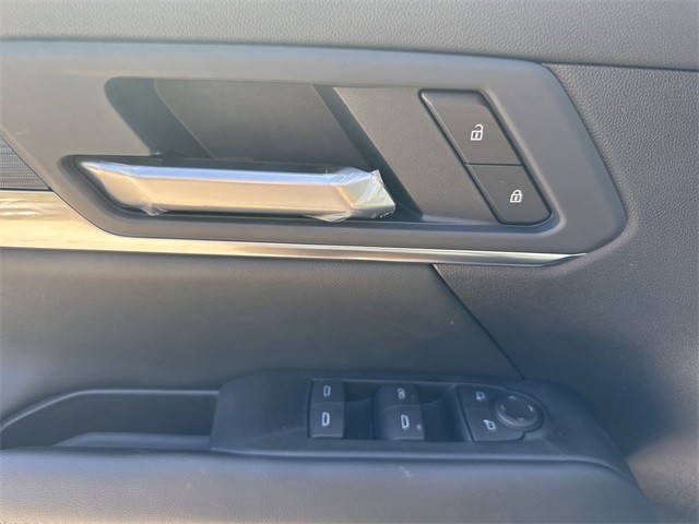 GMC Terrain Vehicle Full-screen Gallery Image 13