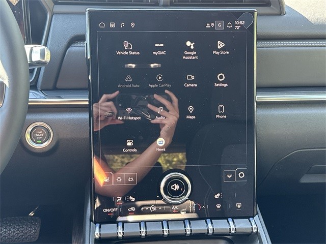 GMC Terrain Vehicle Full-screen Gallery Image 16