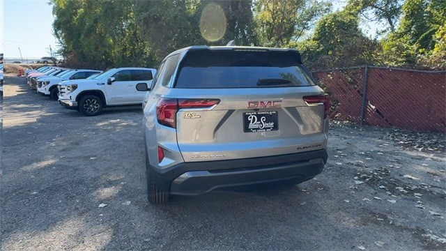 GMC Terrain Vehicle Full-screen Gallery Image 07