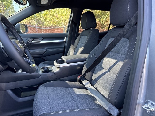 GMC Terrain Vehicle Full-screen Gallery Image 11