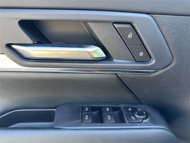 GMC Terrain Vehicle Full-screen Gallery Image 13