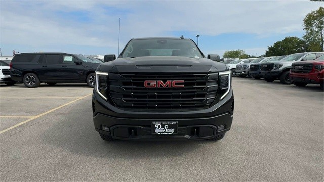 GMC Sierra 1500 Vehicle Full-screen Gallery Image 03