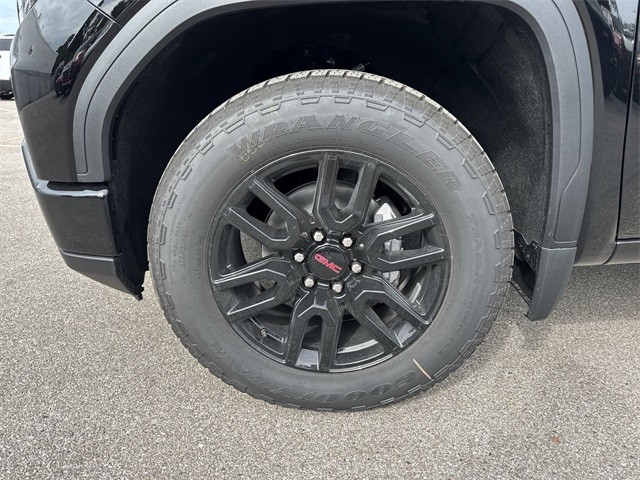 GMC Sierra 1500 Vehicle Full-screen Gallery Image 10