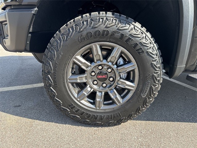 GMC Sierra 1500 Vehicle Full-screen Gallery Image 10