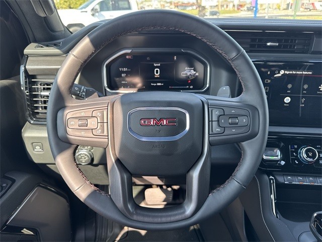 GMC Sierra 1500 Vehicle Full-screen Gallery Image 14