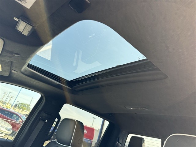 GMC Sierra 1500 Vehicle Full-screen Gallery Image 22