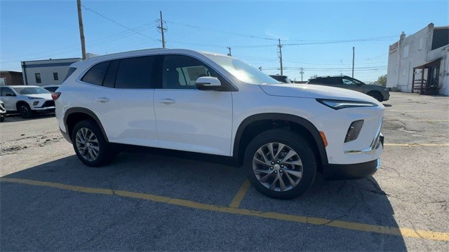 Buick Enclave Vehicle Full-screen Gallery Image 02