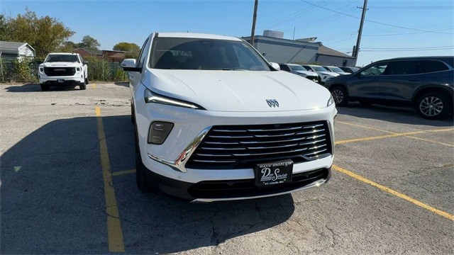 Buick Enclave Vehicle Full-screen Gallery Image 03