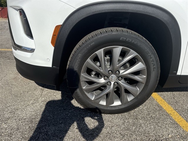 Buick Enclave Vehicle Full-screen Gallery Image 10