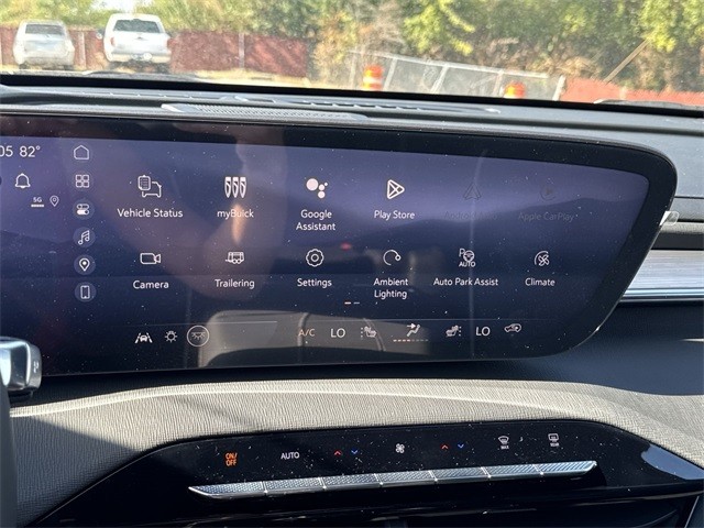 Buick Enclave Vehicle Full-screen Gallery Image 16