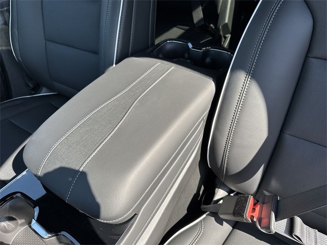 Buick Enclave Vehicle Full-screen Gallery Image 21