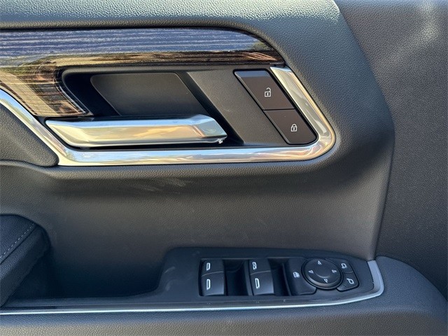 GMC Sierra 1500 Vehicle Full-screen Gallery Image 13