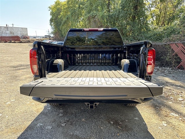 GMC Sierra 1500 Vehicle Full-screen Gallery Image 23