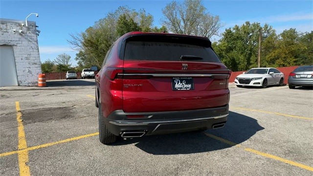 Buick Enclave Vehicle Full-screen Gallery Image 07