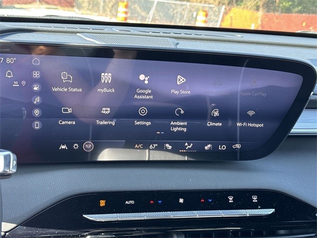 Buick Enclave Vehicle Full-screen Gallery Image 16