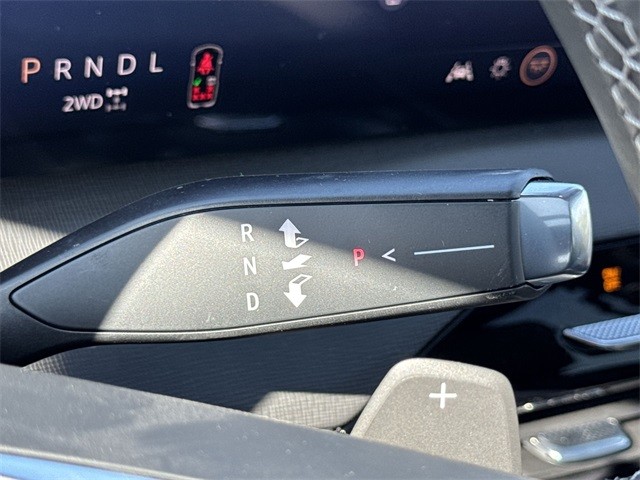 Buick Enclave Vehicle Full-screen Gallery Image 20