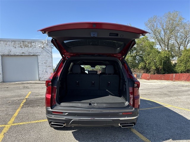 Buick Enclave Vehicle Full-screen Gallery Image 25