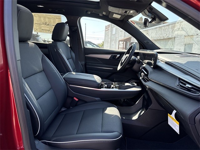 Buick Enclave Vehicle Full-screen Gallery Image 26