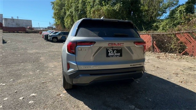 GMC Terrain Vehicle Full-screen Gallery Image 07