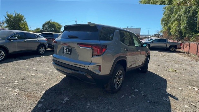 GMC Terrain Vehicle Full-screen Gallery Image 08