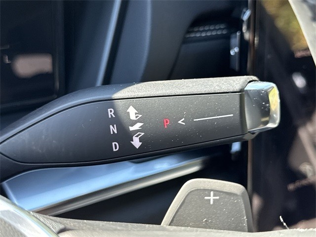 GMC Terrain Vehicle Full-screen Gallery Image 20