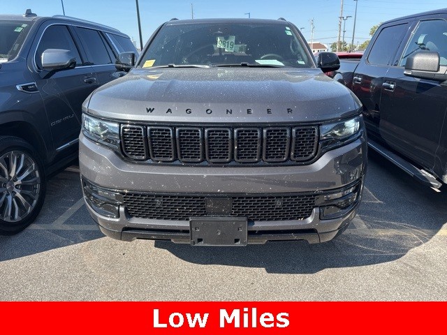 Jeep Wagoneer Vehicle Full-screen Gallery Image 02