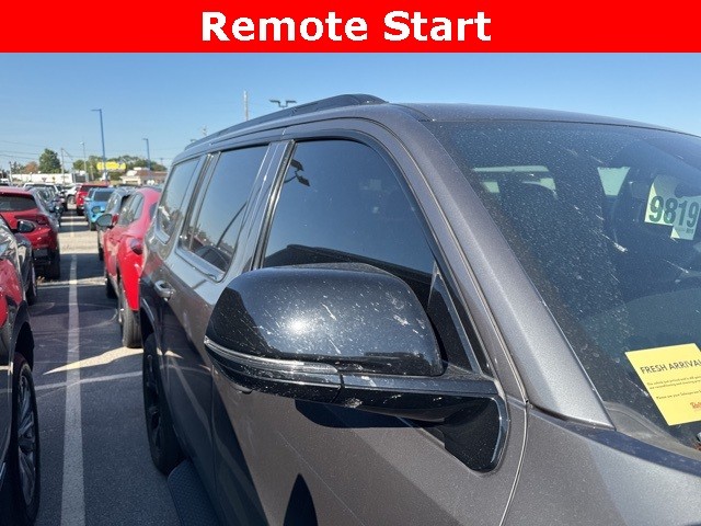 Jeep Wagoneer Vehicle Full-screen Gallery Image 05