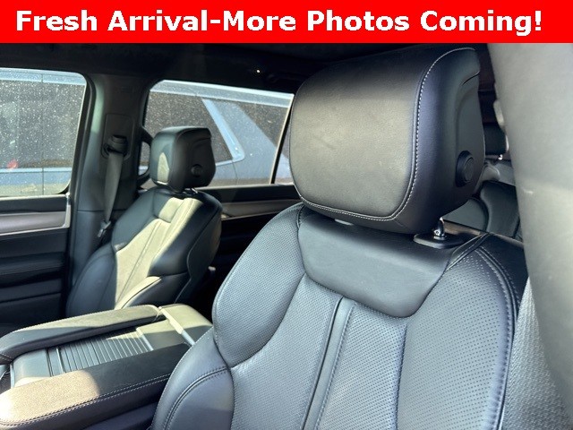 Jeep Wagoneer Vehicle Full-screen Gallery Image 17